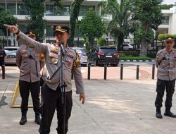 Kapolsek Sawah Besar Pimpin Apel Pengamanan Aksi Demo Ojek Online Di Lapangan Banteng
