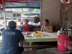 Menjelang Pilkada Bhabinkamtibmas Kelurahan Karang Anyar Koordinasi Situasi Kamtibmas Dengan FKDM