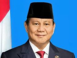 Prabowo Subianto Datang Ke SMPN 1 Kota Cirebon Untuk Uji Coba Program Makan Bergizi Gratis (MBG) Untuk Pelajar