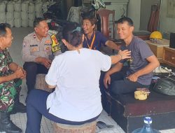 Sinergitas Jelang Pilkada DKI Jakarta Bhabinkamtibmas Pasar Baru Dan Babinsa Mendengarkan Masukan Dari Warga