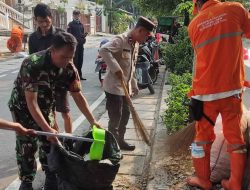 Sinergitas Tiga Pilar: Karya Bhakti Pembersihan Anak Kali Ciliwung dalam Rangka HUT TNI ke-79