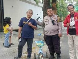 Berikan Rasa Aman Bhabinkamtibmas Petamburan Patroli Dialogis Sore Hari