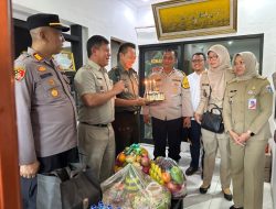 Kapolsek Koja Berikan Surprise kepada Danramil Koja dalam Rangka HUT TNI ke-79