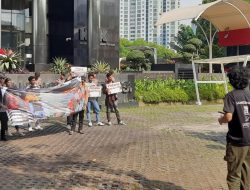 Pasca David Glen Oei Diperiksa KPK, Sejumlah Pemuda Kembali Unjuk Rasa di KPK