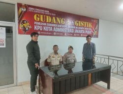 Pengamanan Gudang Logistik Pilkada Malam Hari, Kanit Intelkam Bersama Anggota Samapta, Satpol. PP, Panwascam Dan FKDM.