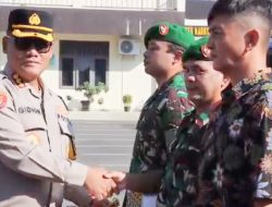 Kapolrestabes Medan Berikan Penghargaan Personel Berprestasi, TNI dan Masyarakat