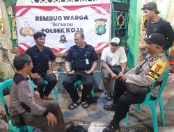 Bhabinkamtibmas Polsek Koja Sambangi Warga Kelurahan Rawa Badak Utara di Pos Satkamling RW 06 dalam Giat Rembug Warga Kamtibmas