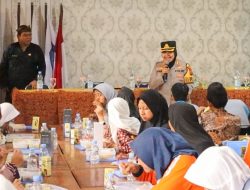 Polresta Cirebon Gelar Makan Siang Bergizi Gratis di SLB Negeri Cakrabuana