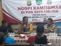 Ngopi Kamtibmas Polsek Koja di Pos Satkamling Kantor Sekretariat RW 05 Kelurahan Tugu Utara