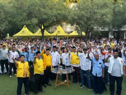 Ratusan Relawan Rido Mengikuti Nobar Debat Calon Cagub Cawagub Di Sekretariat Bersama Golkar Jakarta