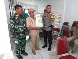 Pemdes Gempol Bagi Bansos Beras 10 Kg Kepada 488 Warga KPM