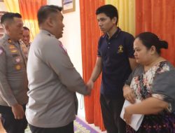 Kapolres Simalungun Kunjungi Keluarga Alm. AIPTU Edison Silalahi Berikan Penghormatan Terakhir
