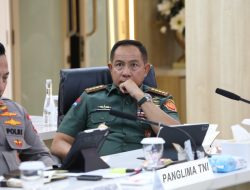 Panglima TNI Hadiri Video Conference Bersama Presiden RI terkait Penanggulangan Bencana di NTT