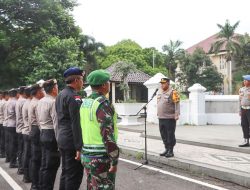 Wakapolresta Cirebon Pimpin Pengamanan Aksi Unras Buruh ke Kantor Bupati Cirebon