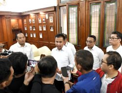 Bey Machmudin Umumkan Upah Sektoral 2025