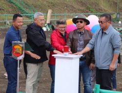 Panglima TNI Buka Lomba Berkuda Piala Panglima TNI dan Bagikan Sembako di Bandung.