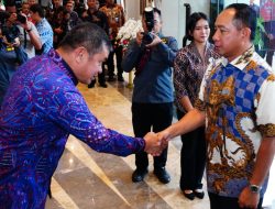 Panglima TNI Hadiri Open House dan Kunjungi Pejabat Utama Pemerintah dalam Perayaan Natal 2024