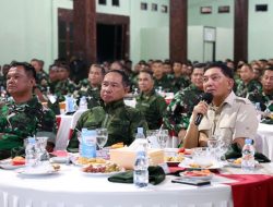 Panglima TNI Bersama Menhan RI Merayakan Malam Pergantian Tahun Bersama Ribuan Prajurit di Papua.