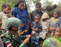 Satgas Yonif 715 Berikan Pelayanan Kesehatan Gratis.