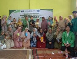 Sinergi Biologi dan Masyarakat : Limbah Botol Plastik Disulap Jadi Lampu Hias