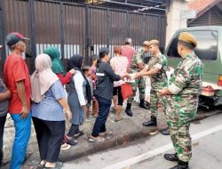 Batalyon Arhanud 6/BAY Adakan Jumat Berkah Pemberian Nasi Kotak Sekitar Asrama.