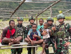 Sehat Bersama Masyarakat, Satgas Yonif 715/Mtl Ajak Olahraga Bersama Masyarakat