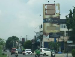 Diduga Bangunan Billboard Tidak Berizin Bebas Berdiri Di Pondok Cabe Raya Kota Tangerang Selatan