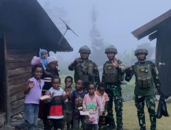 Pos Kampung 55 Pruleme Satgas Yonif 112/DJ Berbagi Dengan Masyarakat Sekitar