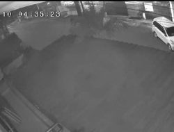 Pencurian Mobil Terekam CCTV di Rw 011 TSI Duri kosambi Jakarta Barat