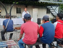 Dirut PT Contena pratama Stanley Kaunang Adakan buka bersama dengan karyawan di Depo Marunda.