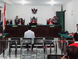 Ujang Kosasih.S.H dan Rudi Hermanto.S.H Selaku Pengacara Mahasiswa Cecar Saksi Fakta dipersidangan