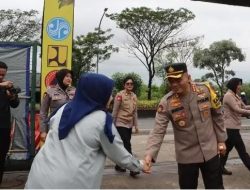 Kapolres Metro Bekasi Kombes Pol Mustofa Tinjau Pos Pelayanan Mudik, Pastikan Keamanan dan Kenyamanan Pemudik