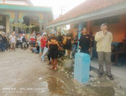Warga Geruduk Balai Desa, Tuntut Kuwu Jungjang Wetan Mundur