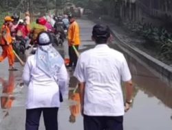 Lurah Cilincing Jakarta Utara, Pimpin Pengurasan Genangan Air Jalan Sungai Landak