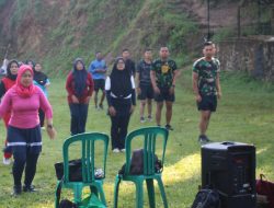 Satgas TMMD Ke-124 dan Warga Pamulihan Kompak Senam Bersama di Lapangan Sepak Bola