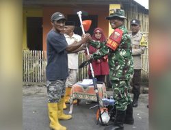 Satgas TMMD Ke-124 Kodim 1501/Ternate Berikan Bantuan Mesin Rumput Kepada Warga