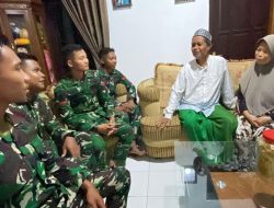 Hangatkan Malam, Satgas TMMD Anjangsana ke Rumah Warga Wujudkan Kemanunggalan TNI-Rakyat
