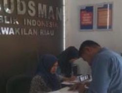 Jalan Rusak Parah, Aliansi Pemuda Desa Kubangan Laporkan 4 Perusahaan ke Ombudsman.