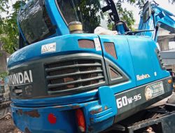 Warga dan Aparat Gelar Kerja Bakti di Lokasi Penataan RW 04 Rawa Badak Selatan