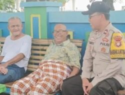 Bhabinkamtibmas Pulau Untung Jawa Ajak Warga Aktif Jaga Kamtibmas dan Waspada Hoaks