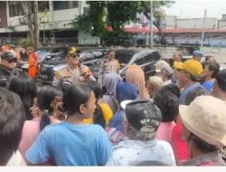 500 Warga Pademangan Antusias Ikuti Launching Gerakan Pangan Murah Bersama Kapolri di Bulog Kelapa Gading