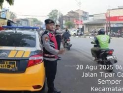 Polisi Koja Polres Jakarta Utara, Gelar Pengaturan Lalu Lintas Pagi di Depan Sekolah