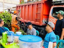 Peduli Lingkungan Warga Gotong Royong Rt 006 Rw 08 Kapuk Kerja Bakti bersama