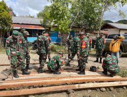 Sambut HUT TNI Ke-80, Babinsa Koramil 1715-01/Oksibil Kodim 1715/Yahukimo Laksanakan Karya Bakti di Kesusteran dan Gereja Gidi Kab. Pegunungan Bintang