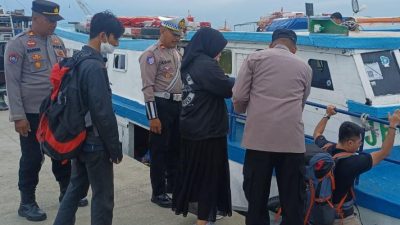 Polres Pelabuhan Tanjung Priok Amankan Akses Pariwisata Kepulauan Seribu di Dermaga Kali Adem Muara Angke