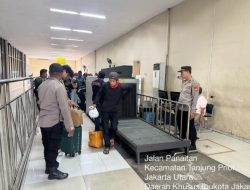 “Kapolsubsektor Pelni Berikan Imbauan Kamtibmas Kepada Penumpang Kapal”