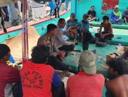 Polsek Sunda Kelapa Gelar Jumat Curhat Bersama ABK di Dermaga Muara Angke, Perkuat Sinergi dan Keamanan Pelabuhan