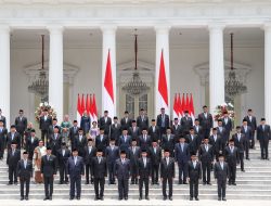 REVOLUSI BIROKRASI Harus Dimulai Dengan Penerapan ZAKEN Kabinet