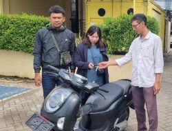 Polsek Kawasan Sunda Kelapa Kembalikan Motor Hasil Penggelapan Pada Pemilik