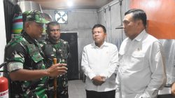 Dandim 1710/Mimika Sambut Kedatangan Menkopolkam RI Saat Melaksanakan Kunjungan Kerja di Wilayah Kab. Mimika